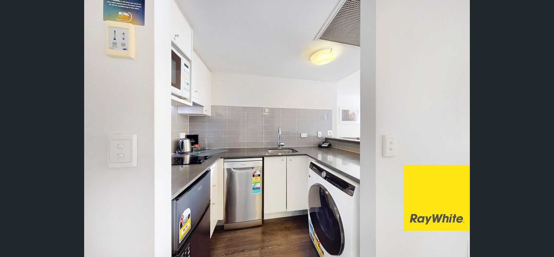 Stylish One Bedroom Apartment Furnished Located in Charlotte Street