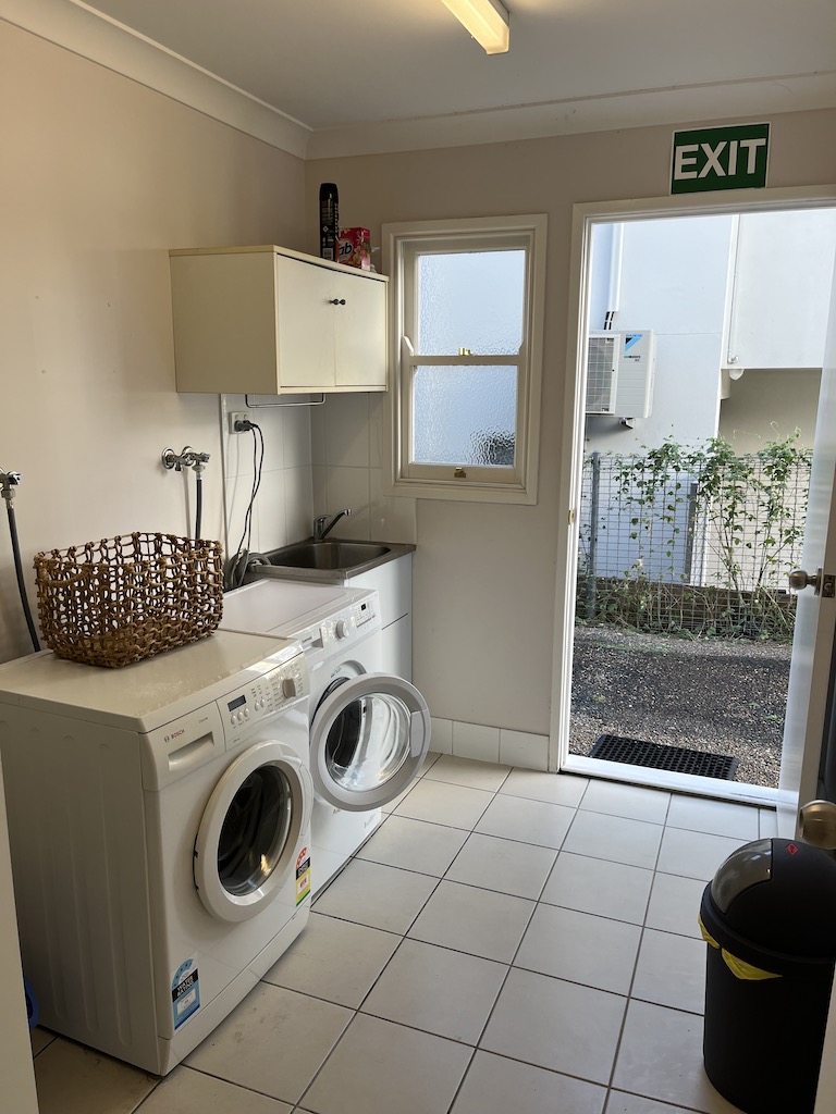 nice air-con’d rooms Nr Auchenflower station.
