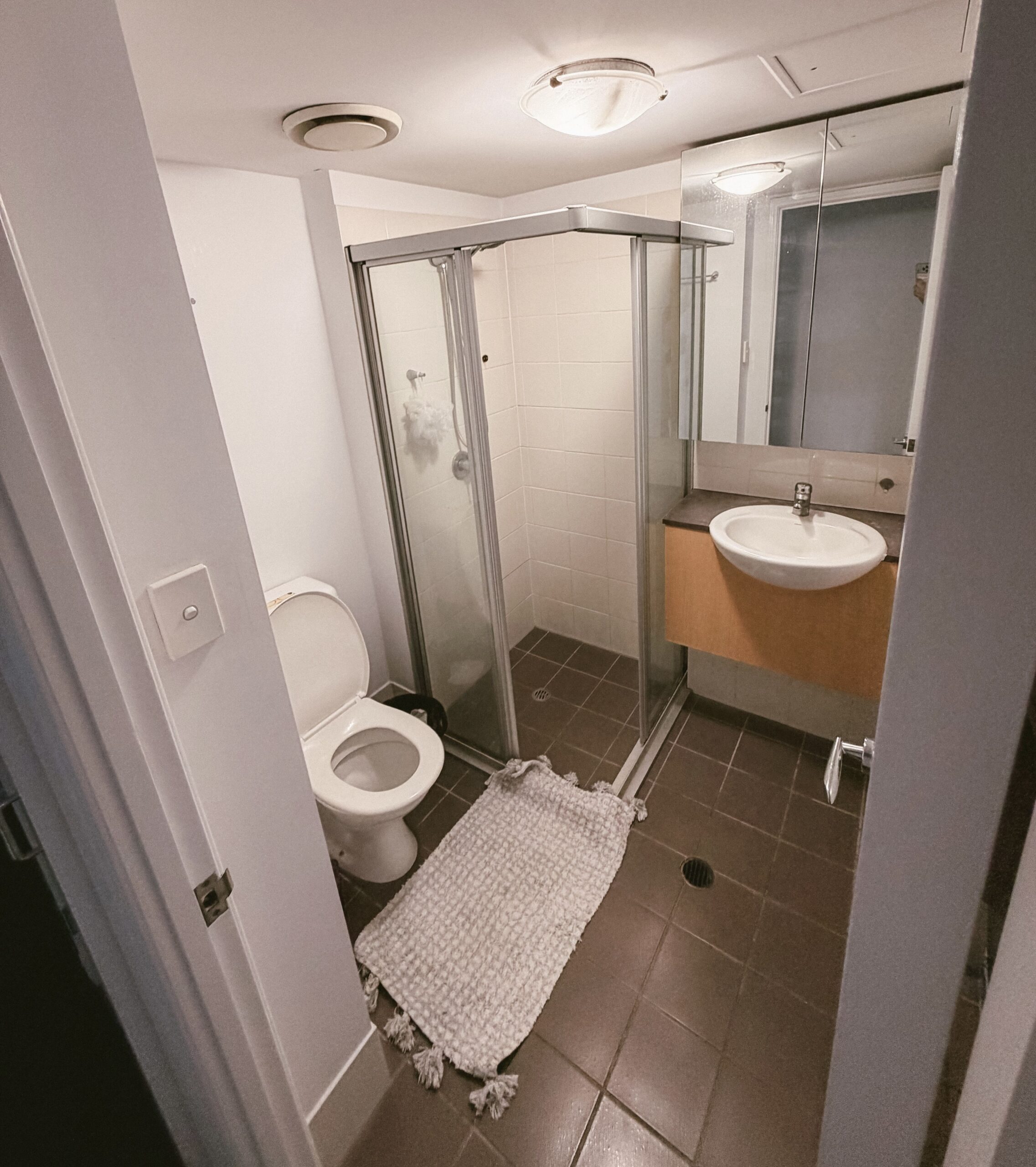 Room for rent – Ideal for a single woman (Long term preferred)