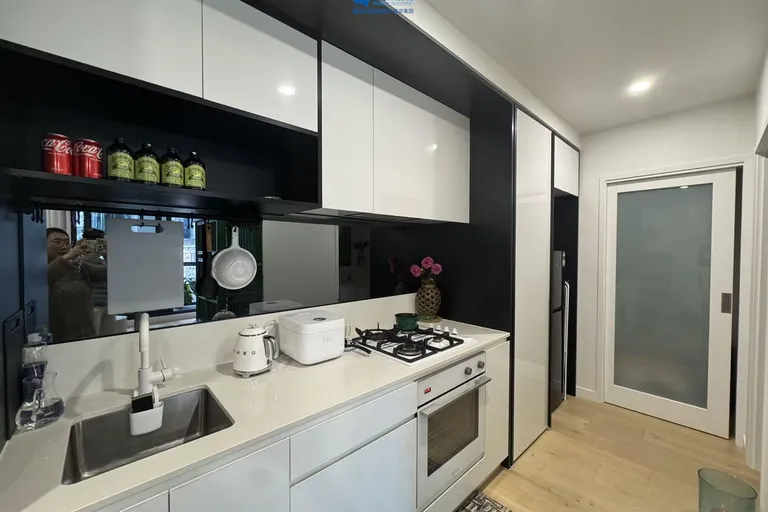 Move In Ready: Chic 1B1B Near Melbourne Central