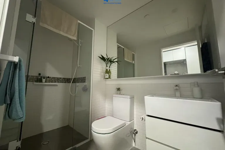 Move In Ready: Chic 1B1B Near Melbourne Central