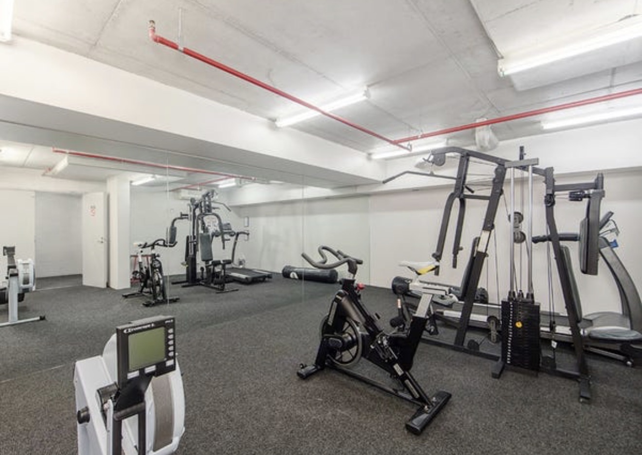 Room for Rent – Ideal for a Woman (Long-term preferred)